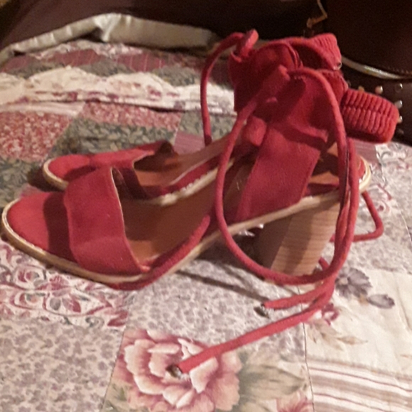 Heals - Picture 4 of 4